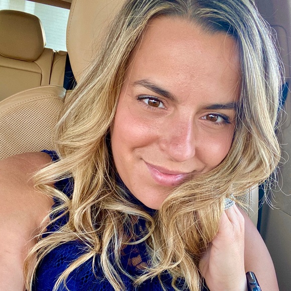 Meet your Posher, Monica - Picture 1 of 1